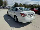 thumb 2015 Nissan Altima