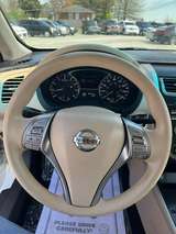 thumb 2015 Nissan Altima