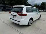 thumb 2015 Toyota Sienna