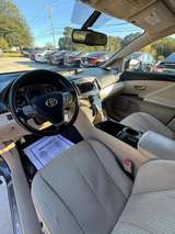 thumb 2010 Toyota Venza
