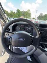 thumb 2010 Ford E350 Super Duty Passenger