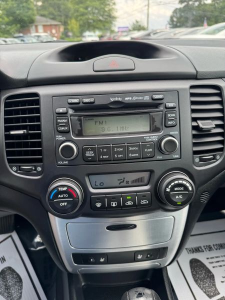 Used 2008 Kia Optima KNAGE124085172398 for sale in loganville, GA image 12