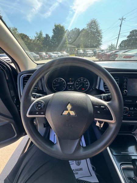 Used 2018 Mitsubishi Outlander JA4AD2A30JJ000812 for sale in loganville, GA image 11