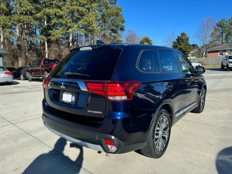 Used 2018 Mitsubishi Outlander JA4AD2A34JZ055281 for sale in loganville, GA image 4