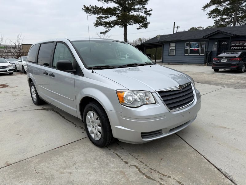 Used 2008 Chrysler Town & Country 2A8HR44HX8R118938 for sale in loganville, GA image 3