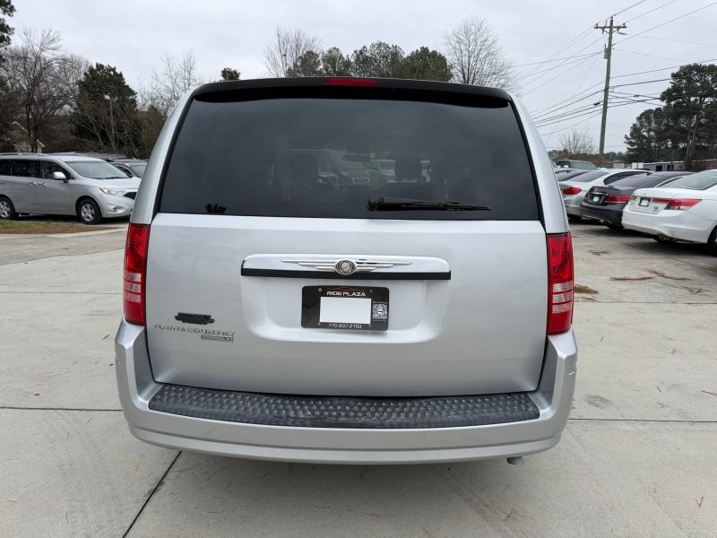 Used 2008 Chrysler Town & Country 2A8HR44HX8R118938 for sale in loganville, GA image 5