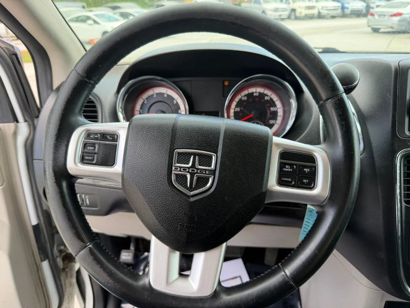 Used 2015 Dodge Grand Caravan Passenger 2C4RDGBGXFR594237 for sale in loganville, GA image 9