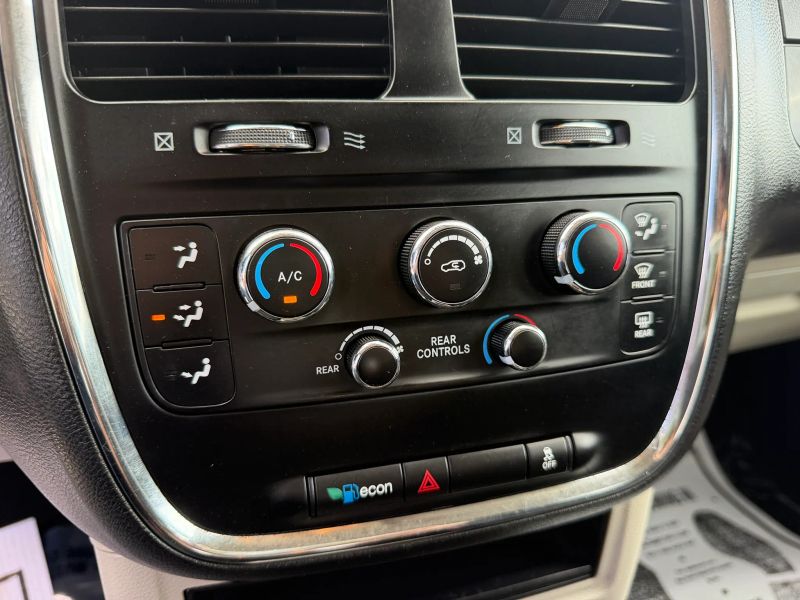 Used 2015 Dodge Grand Caravan Passenger 2C4RDGBGXFR594237 for sale in loganville, GA image 12