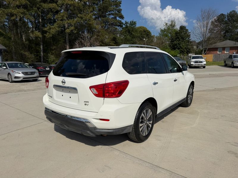Used 2017 Nissan Pathfinder 5N1DR2MM9HC615605 for sale in loganville, GA image 4