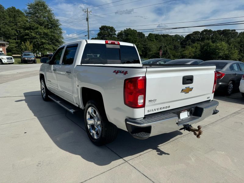 detail 2017 Chevrolet Silverado 1500 Crew Cab