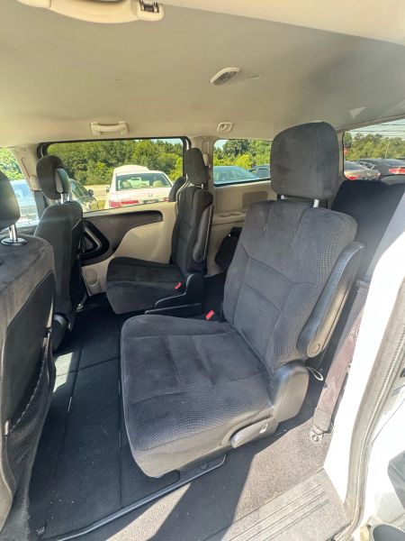 detail 2016 Dodge Grand Caravan Passenger