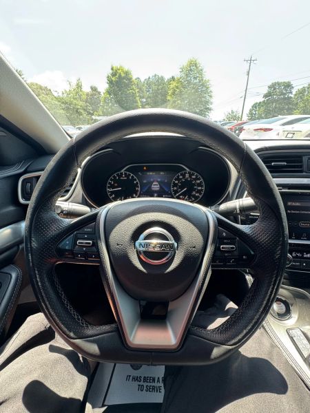 detail 2019 Nissan Maxima