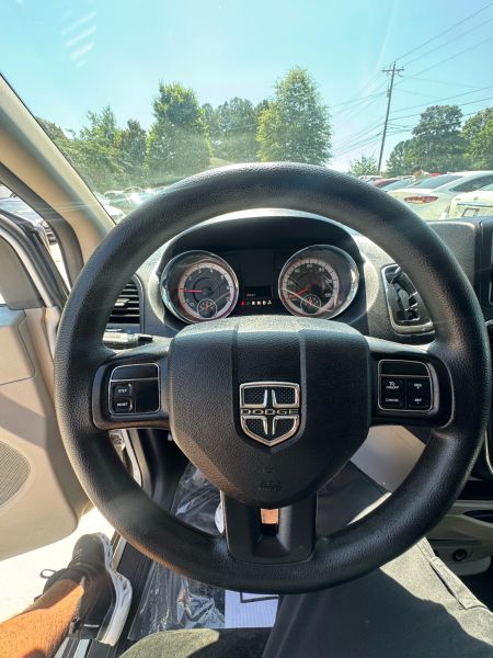 detail 2016 Dodge Grand Caravan Passenger