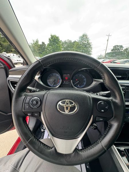 detail 2016 Toyota Corolla