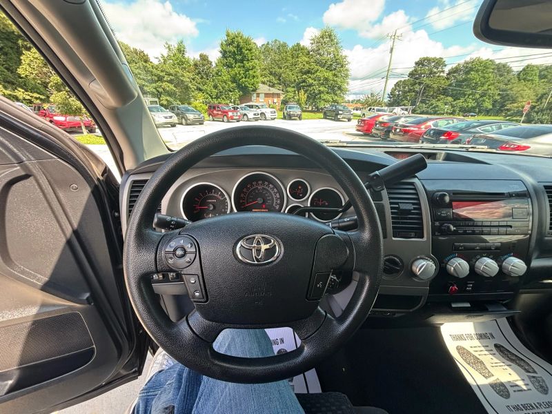 detail 2013 Toyota Tundra CrewMax